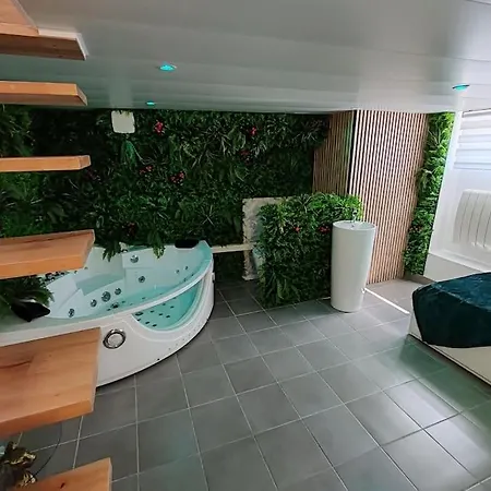 L'eden, Maison Atypique Ferienhaus